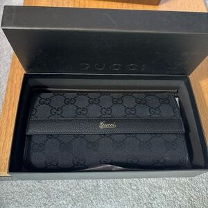 Gucci Black Leather Wallet with Gold Logo